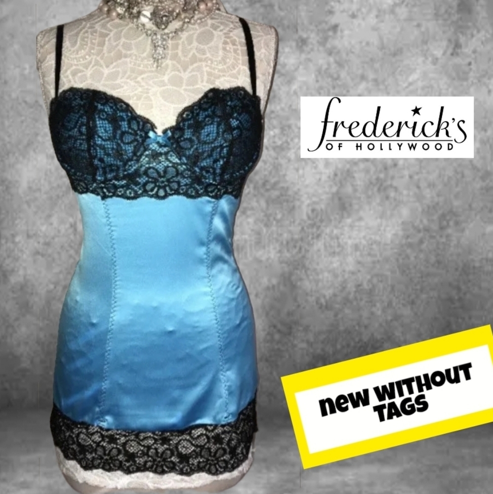 New without Tags FREDERICKS of HOLLYWOOD~AQUA STRETCH CORSET CHEMISE GARTER PUSH